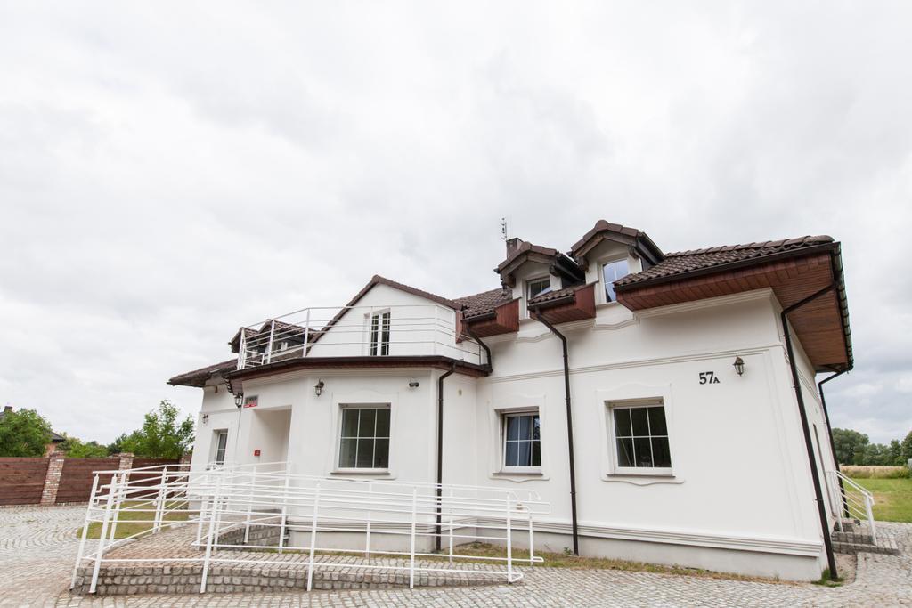 Dworek Poznan Bed and Breakfast Exterior foto